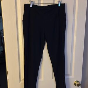 EUC- V.Secret thick with great! stretch Leggings,pockets on both sides